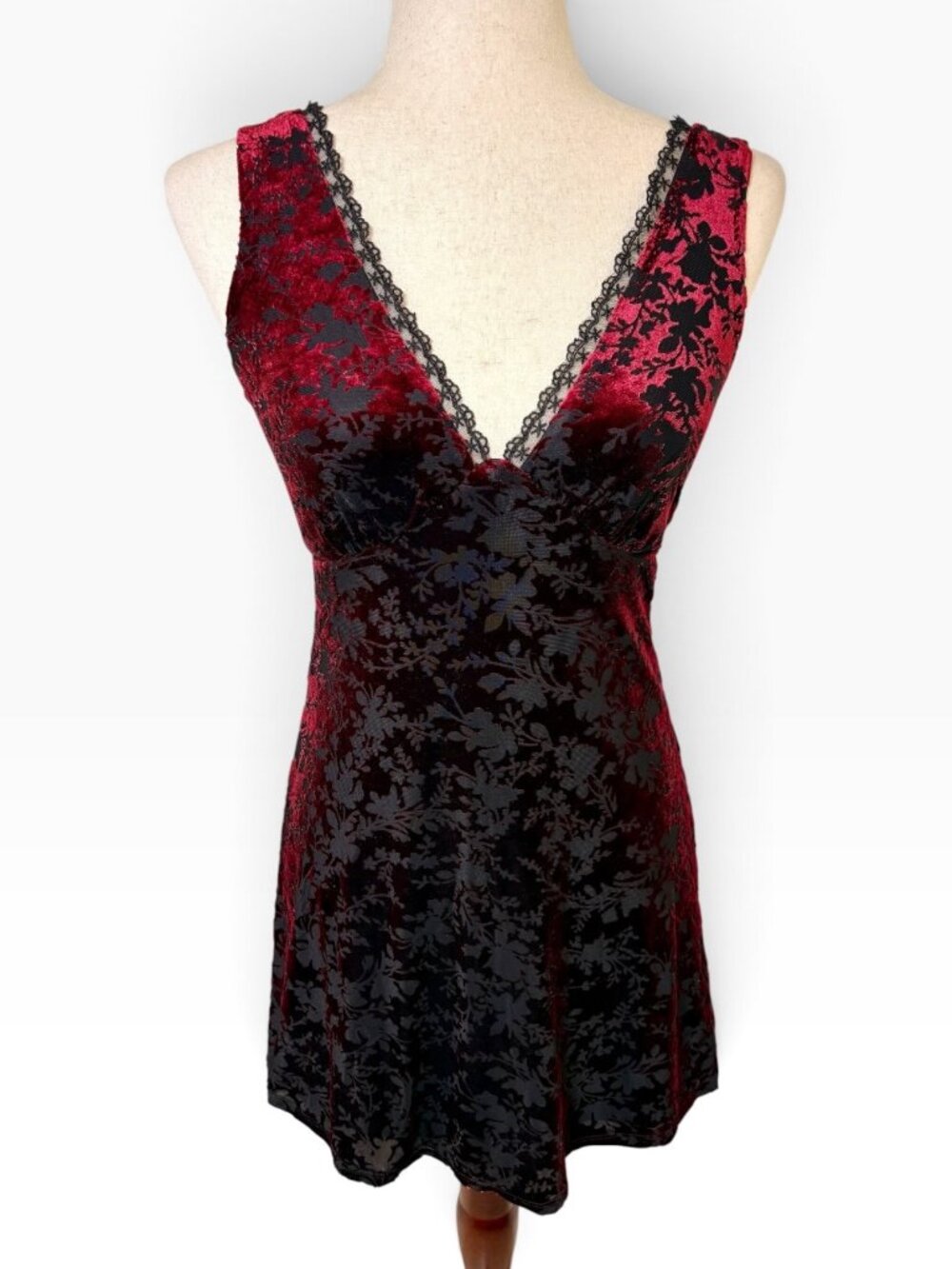 Trixxi Burgundy Red  Black Flocked Floral Lace V-Neck Mini Dress XS